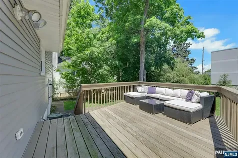 19 Thames Boulevard Bergenfield NJ 07621