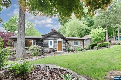 5 Longview Lane Ringwood NJ 07456