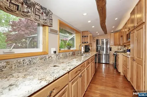 5 Longview Lane Ringwood NJ 07456