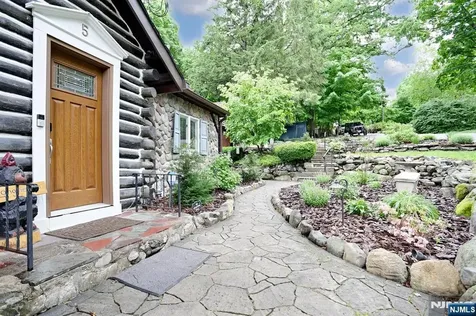5 Longview Lane Ringwood NJ 07456