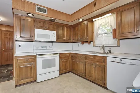 200 Watchung Drive Hawthorne NJ 07506