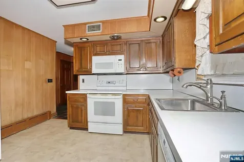 200 Watchung Drive Hawthorne NJ 07506