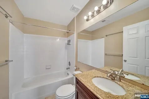1041 Cumberland Court Mahwah NJ 07430