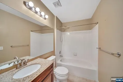 1041 Cumberland Court Mahwah NJ 07430