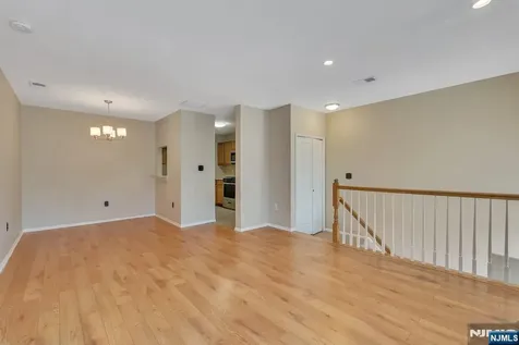 1041 Cumberland Court Mahwah NJ 07430