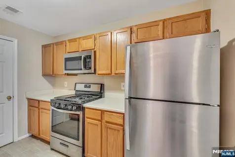 1041 Cumberland Court Mahwah NJ 07430