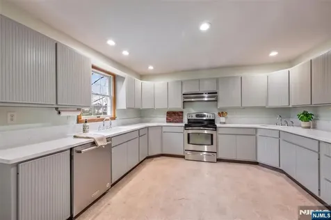 26 Fischer Avenue Nutley NJ 07110