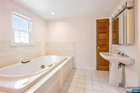 26 Fischer Avenue Nutley NJ 07110