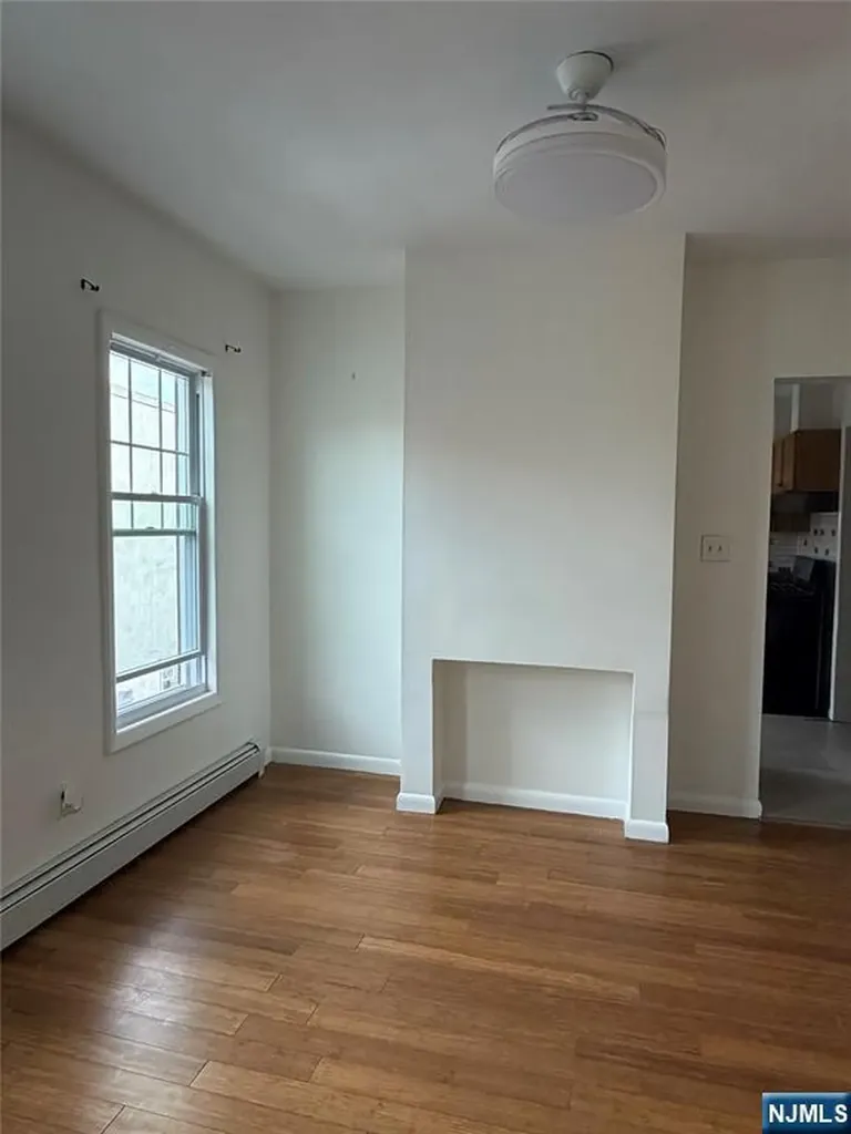366 10th Avenue Paterson NJ 07514
