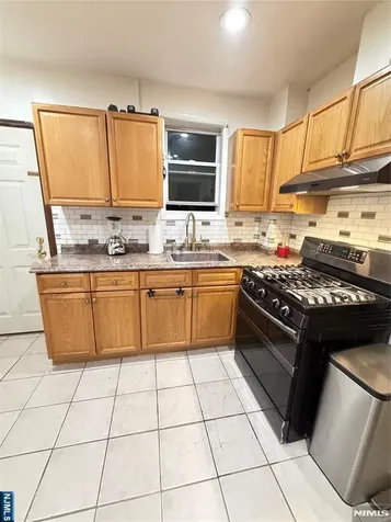 366 10th Avenue Paterson NJ 07514