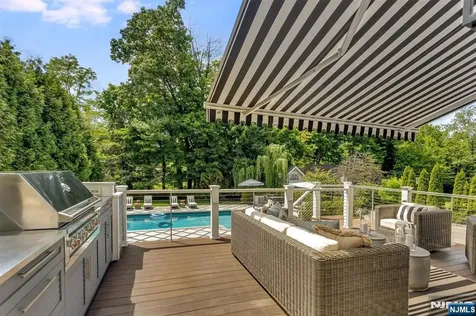 380 Ridgewood Avenue Glen Ridge NJ 07028