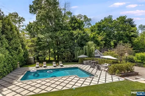 380 Ridgewood Avenue Glen Ridge NJ 07028