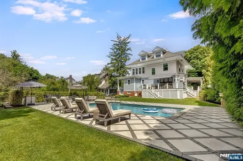 380 Ridgewood Avenue Glen Ridge NJ 07028