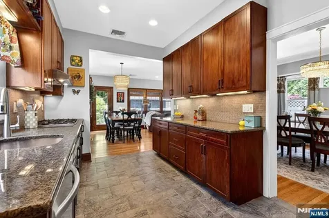 158 Vreeland Avenue Rutherford NJ 07070