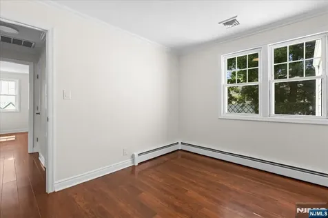 29 Graham Terrace Saddle Brook NJ 07663