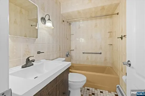 29 Graham Terrace Saddle Brook NJ 07663