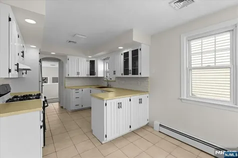 29 Graham Terrace Saddle Brook NJ 07663