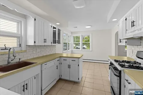 29 Graham Terrace Saddle Brook NJ 07663
