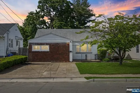 29 Graham Terrace Saddle Brook NJ 07663