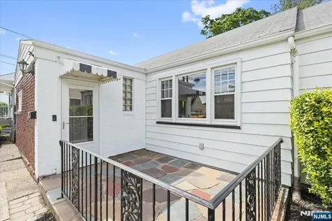 29 Graham Terrace Saddle Brook NJ 07663
