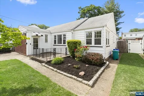 29 Graham Terrace Saddle Brook NJ 07663