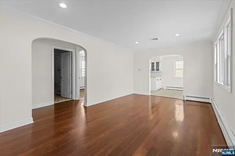 29 Graham Terrace Saddle Brook NJ 07663