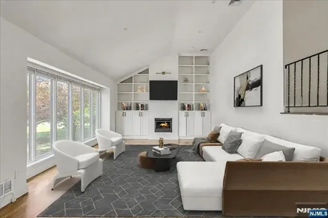 32 Brantwood Place Clifton NJ 07013