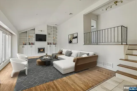 32 Brantwood Place Clifton NJ 07013