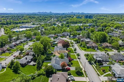 32 Brantwood Place Clifton NJ 07013