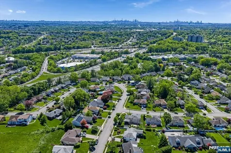 32 Brantwood Place Clifton NJ 07013