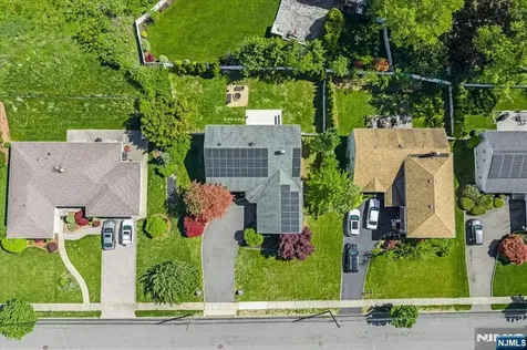 32 Brantwood Place Clifton NJ 07013