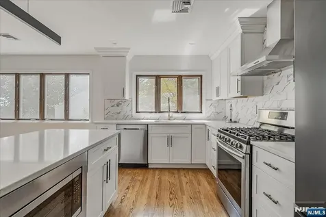 32 Brantwood Place Clifton NJ 07013