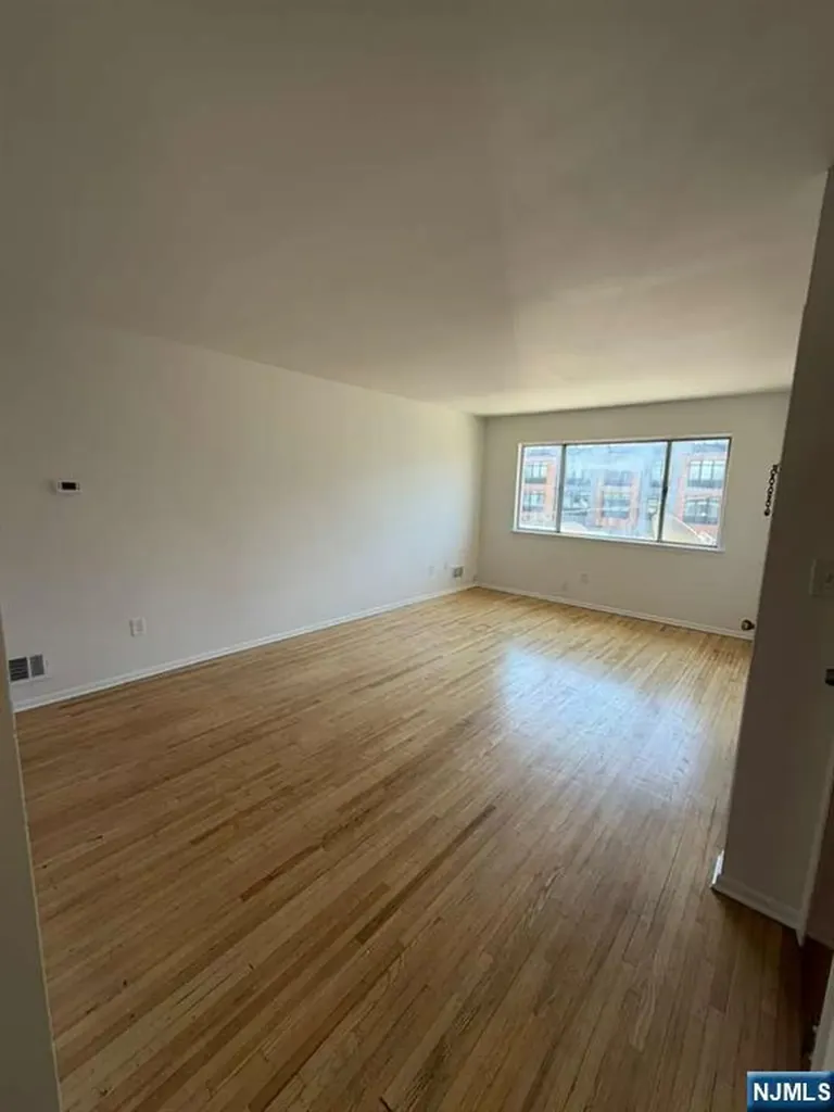 330 Taft Place Harrison NJ 07029