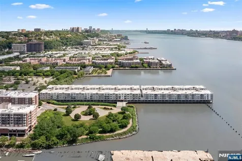 250 The Promenade Edgewater NJ 07020