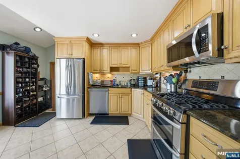 46 Oakley Terrace Nutley NJ 07110