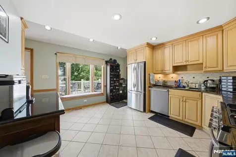 46 Oakley Terrace Nutley NJ 07110