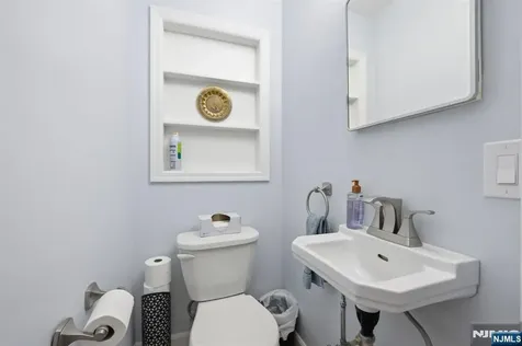 46 Oakley Terrace Nutley NJ 07110