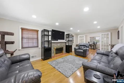 46 Oakley Terrace Nutley NJ 07110