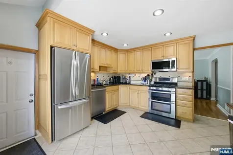46 Oakley Terrace Nutley NJ 07110