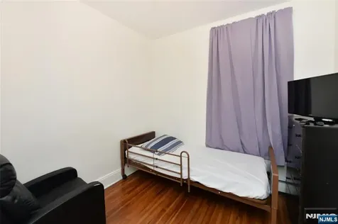 6 May Street Wallington NJ 07057