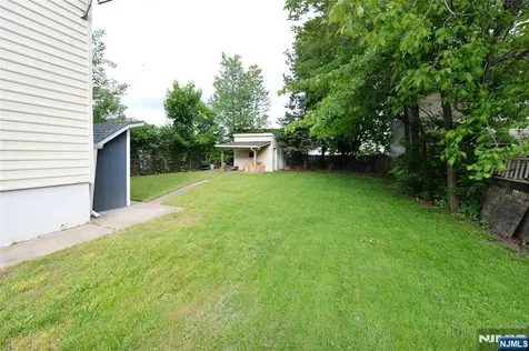 6 May Street Wallington NJ 07057