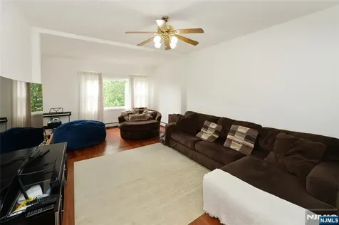 6 May Street Wallington NJ 07057