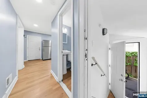 79 Delmar Place Irvington NJ 07111