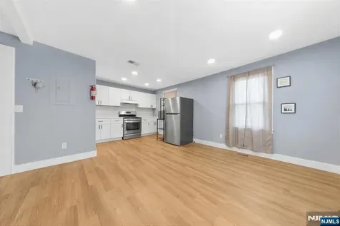79 Delmar Place Irvington NJ 07111