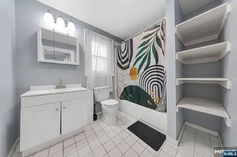 79 Delmar Place Irvington NJ 07111