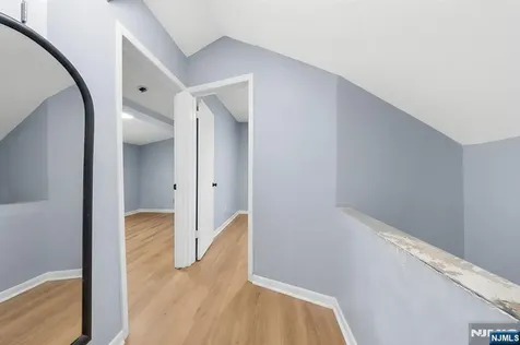 79 Delmar Place Irvington NJ 07111