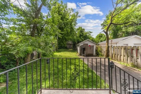 79 Delmar Place Irvington NJ 07111
