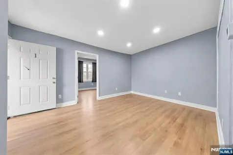 79 Delmar Place Irvington NJ 07111