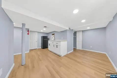 79 Delmar Place Irvington NJ 07111