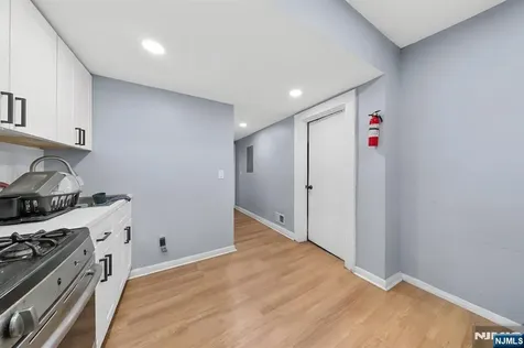 79 Delmar Place Irvington NJ 07111